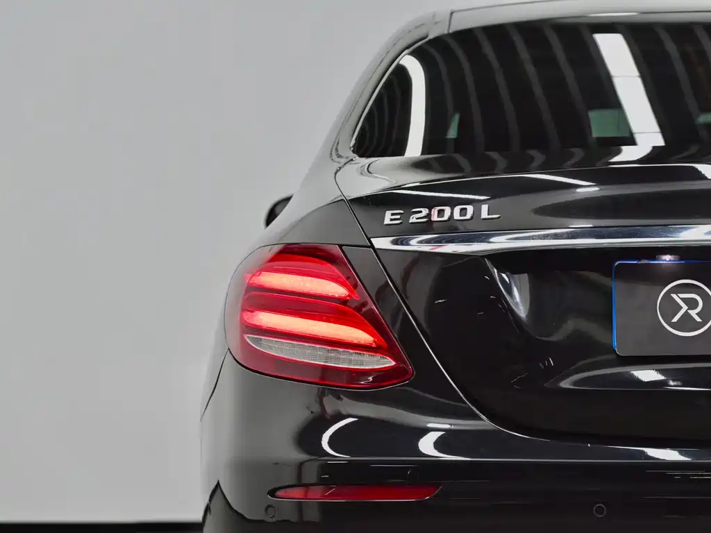 Mercedes-Benz E-Class — миниатюра 37