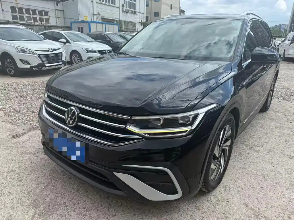 Volkswagen Tiguan L — миниатюра 2