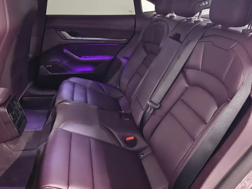 Porsche Taycan — миниатюра 12