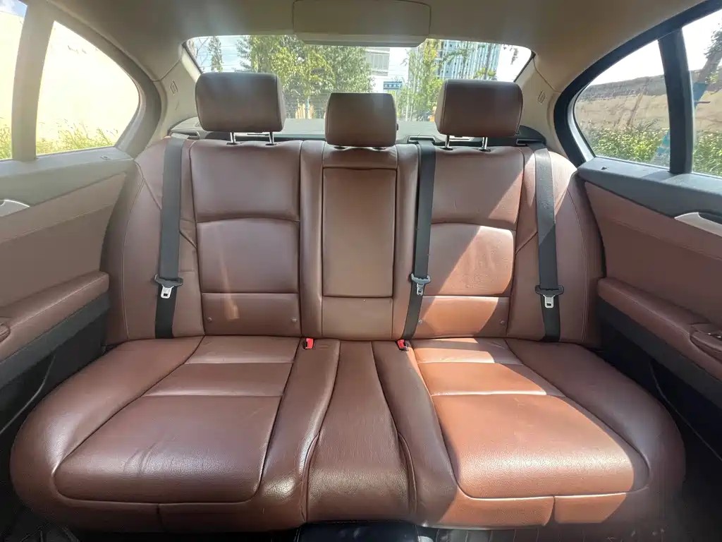 BMW 5 Series — миниатюра 16