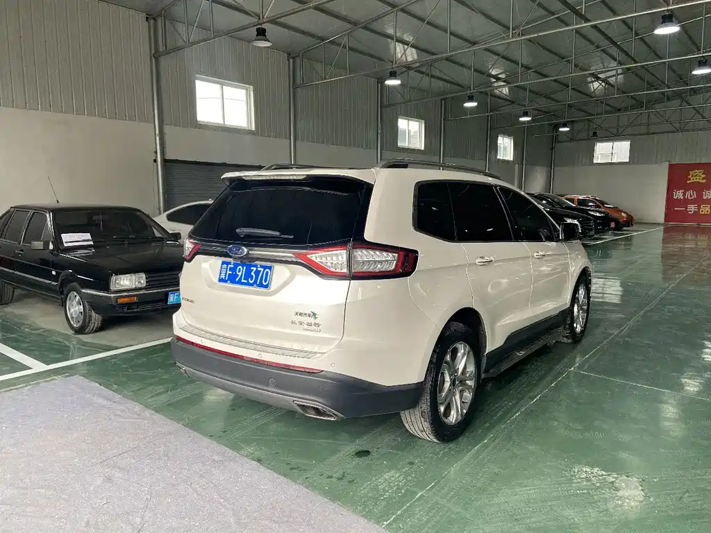 Ford Edge — миниатюра 7