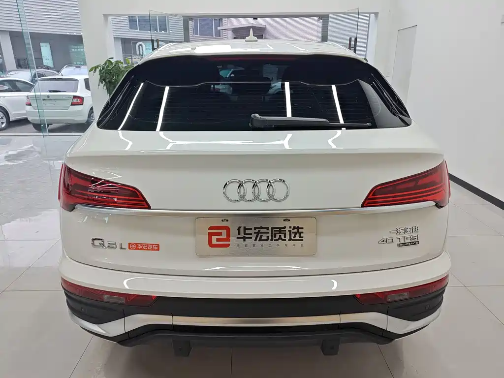 AUDI Q5L SPORTBACK