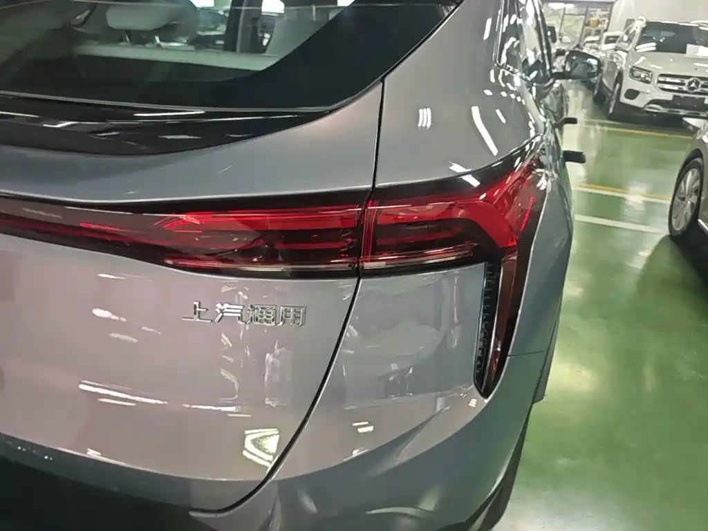 Buick E4 — миниатюра 8