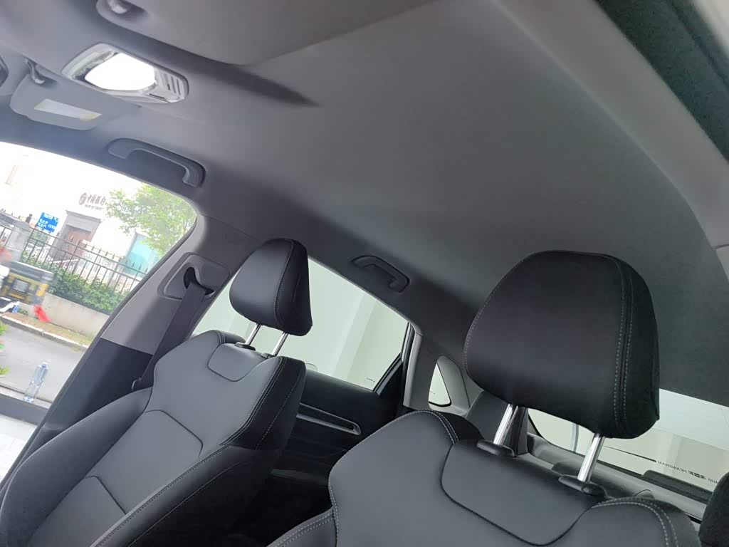 Geely Emgrand 1.5 л 2026 г. Белый, пробег 100 км