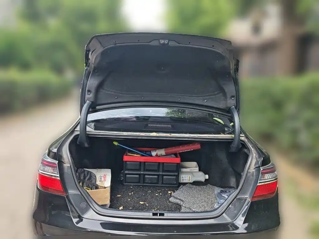 Toyota Camry — миниатюра 16
