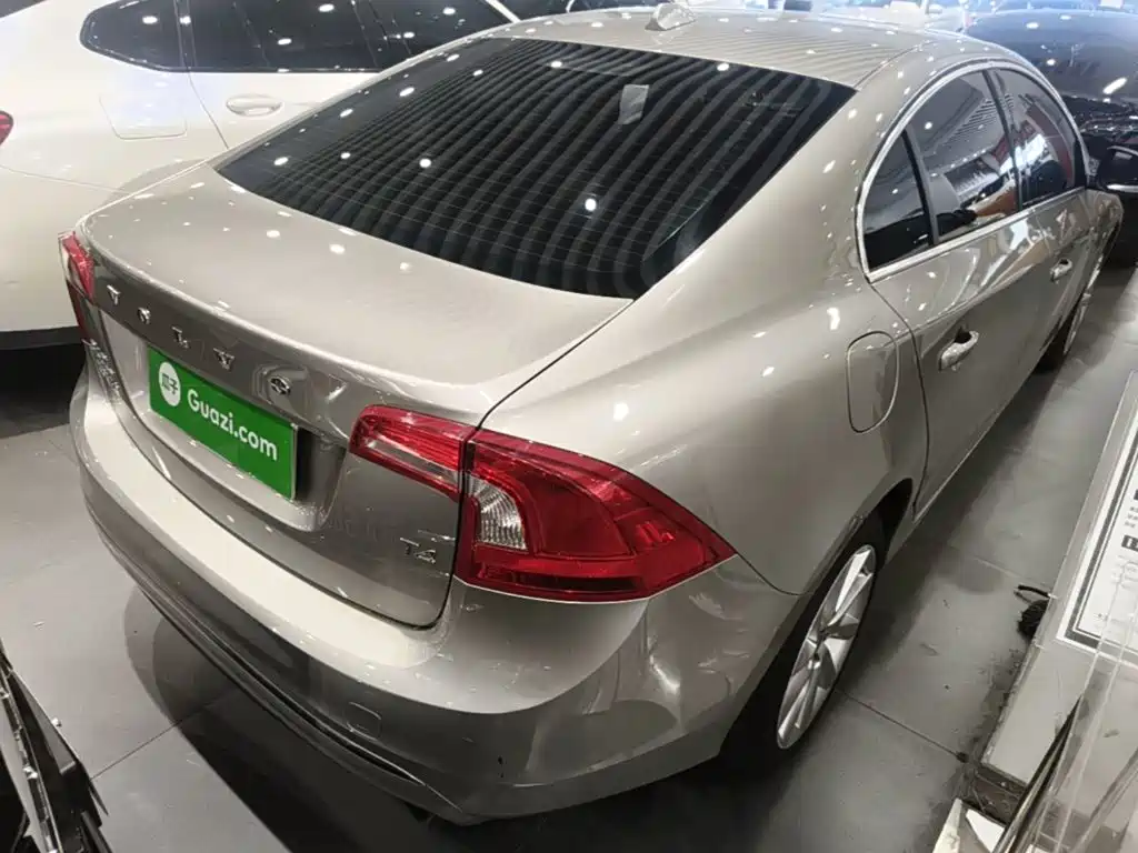 Volvo S60 — миниатюра 7