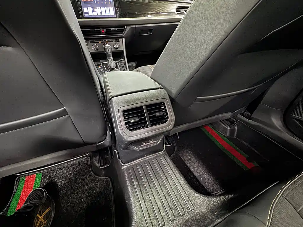 Volkswagen Lavida — миниатюра 18