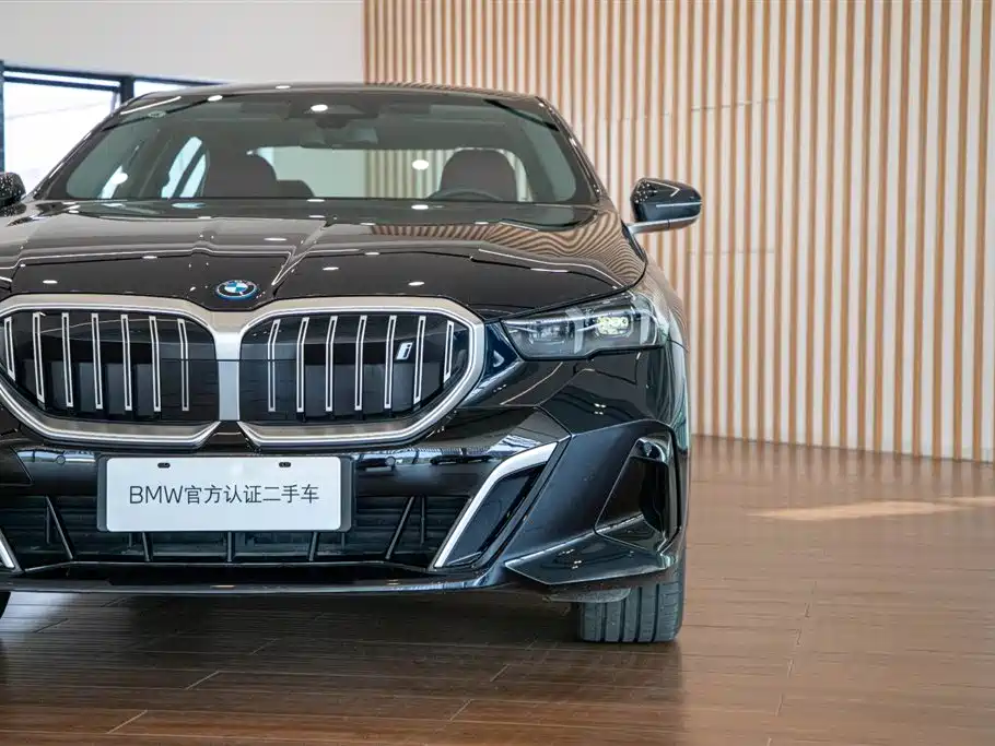 BMW i5 — миниатюра 9
