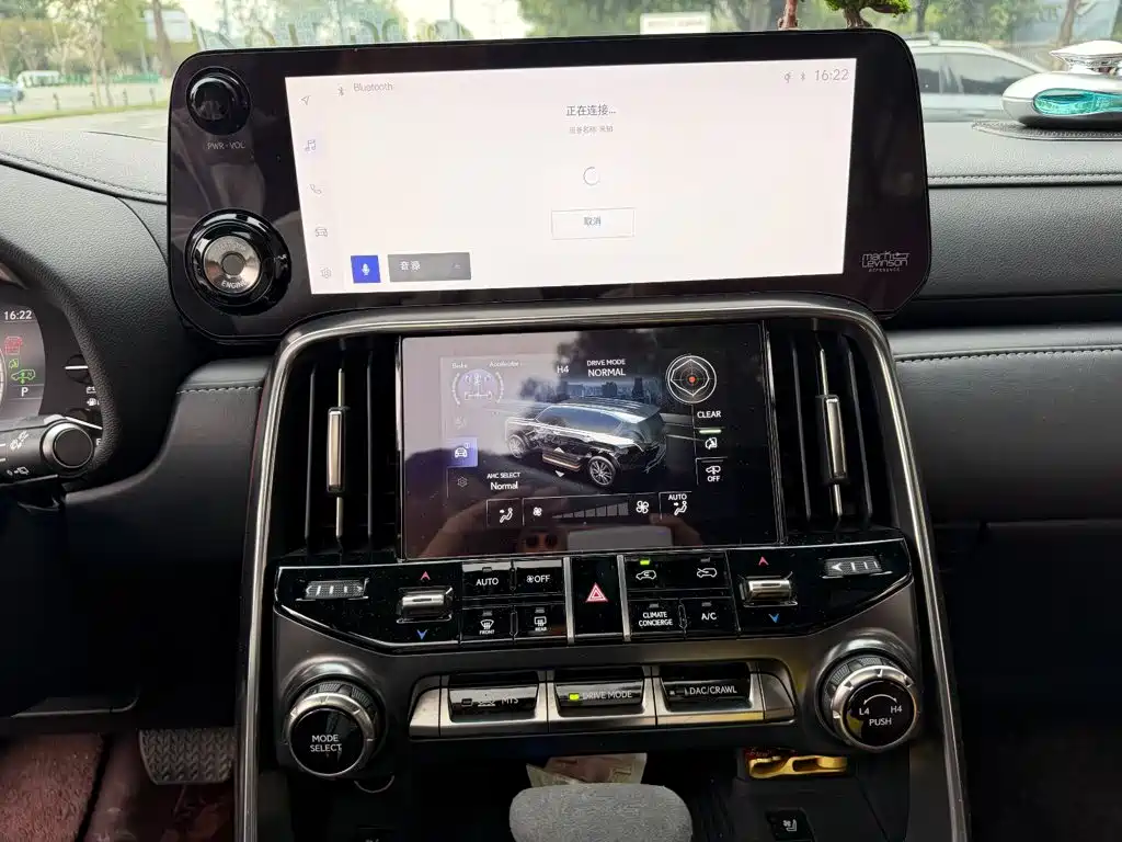 Lexus LX — миниатюра 10