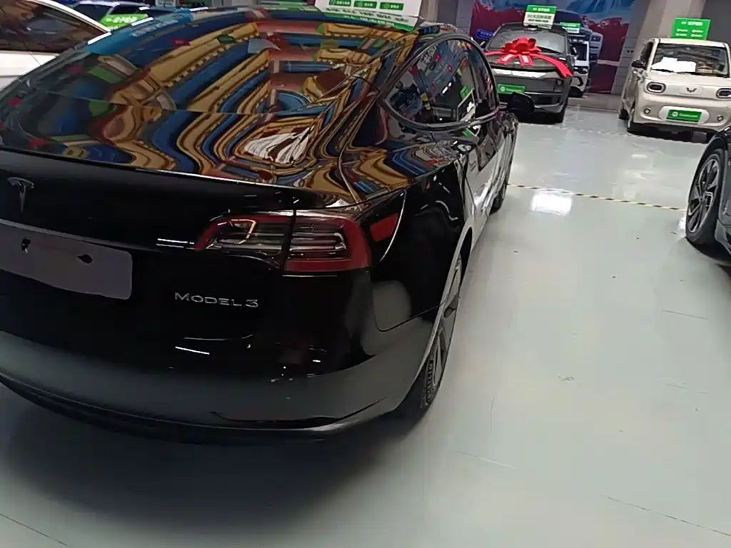 Tesla Model 3 — миниатюра 8