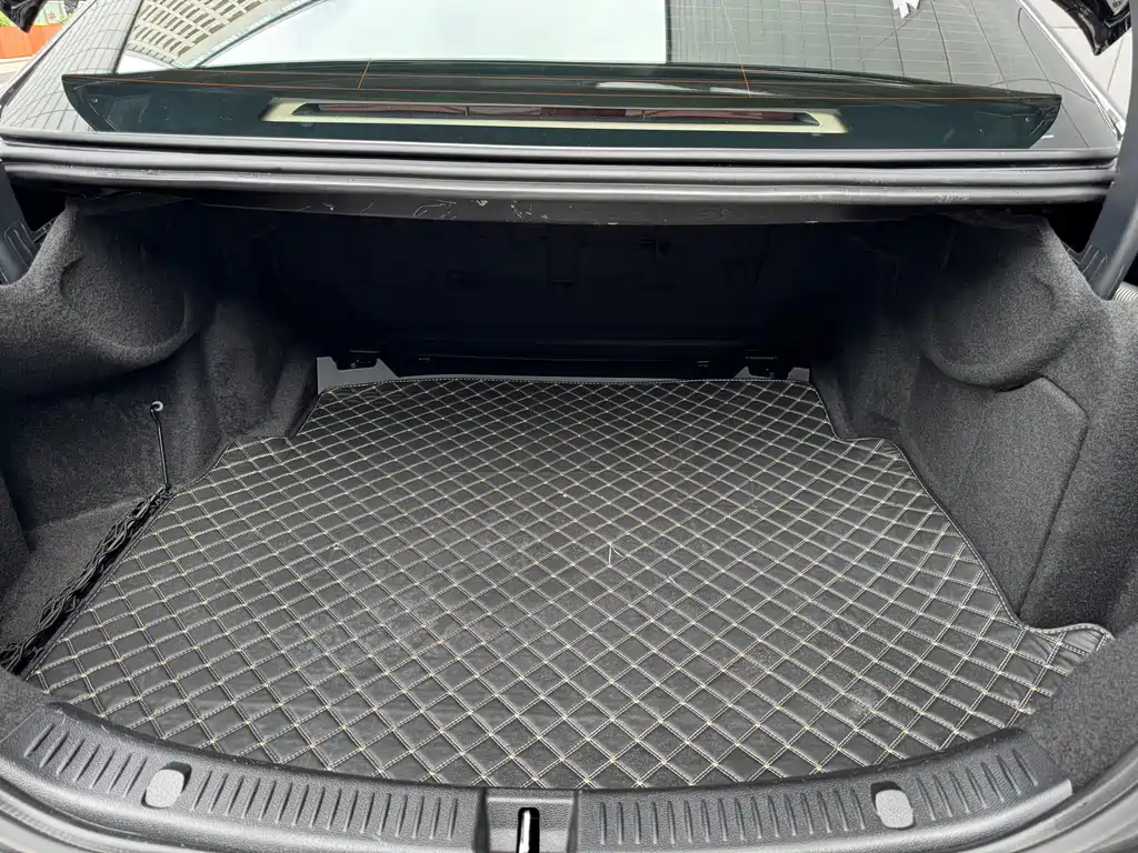 Mercedes-Benz E-Class — миниатюра 34