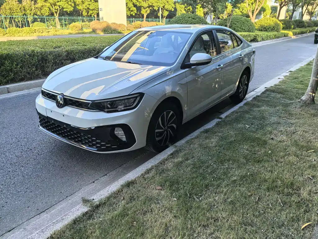 Volkswagen Lavida — миниатюра 2