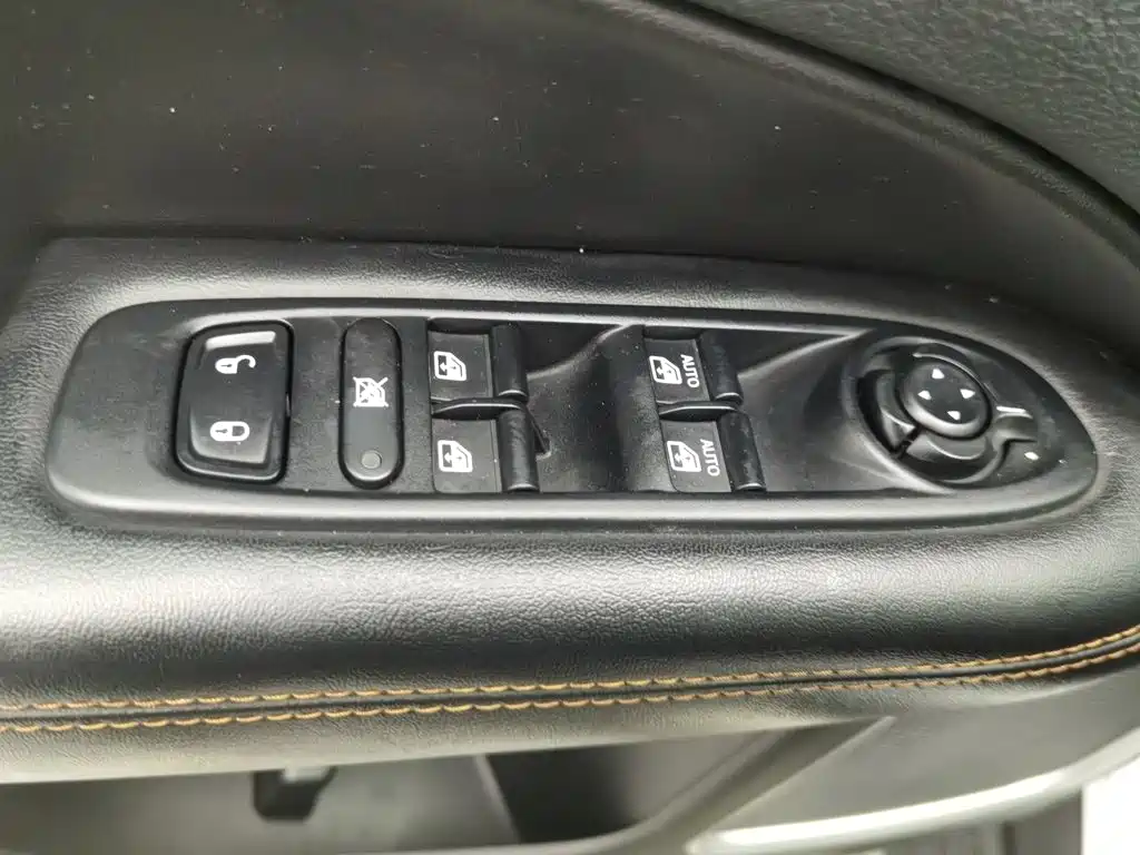 Jeep Compass — миниатюра 9