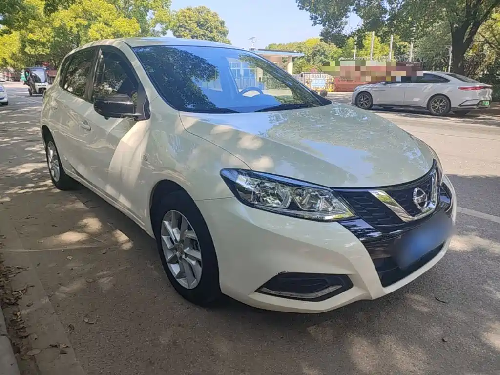 Nissan Tiida — миниатюра 4