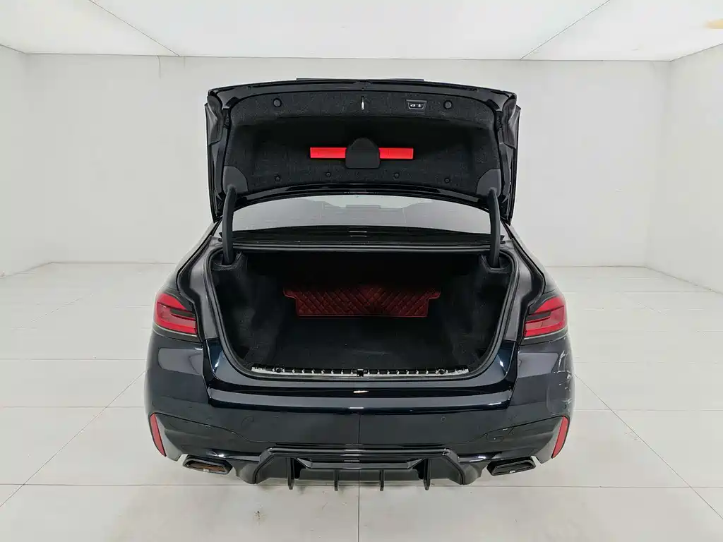BMW 5 Series — миниатюра 14