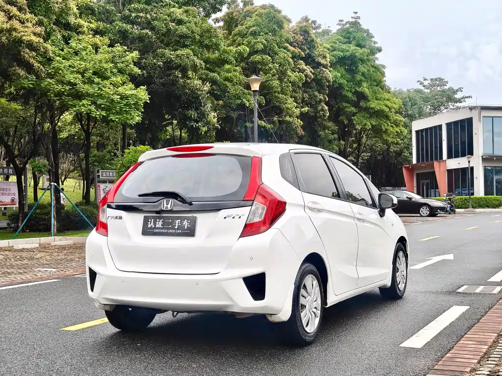 Honda Fit — миниатюра 5