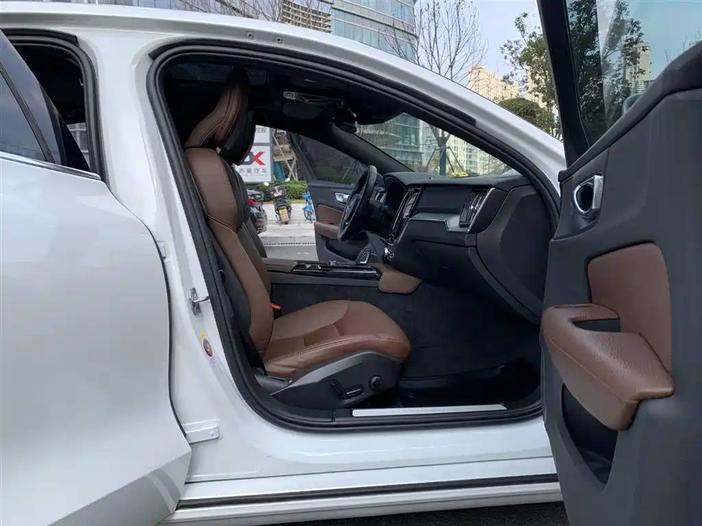 VOLVO S60 PLUG IN HYBRID