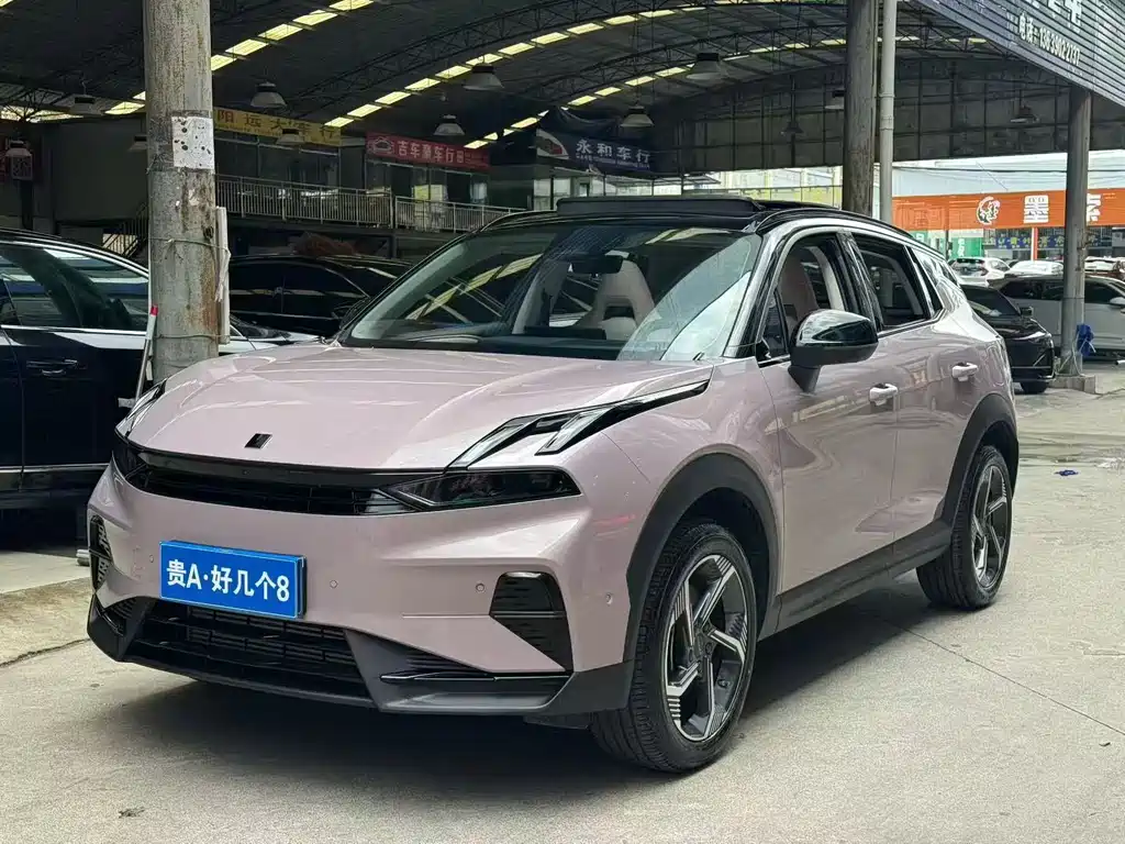Lynk & Co 06