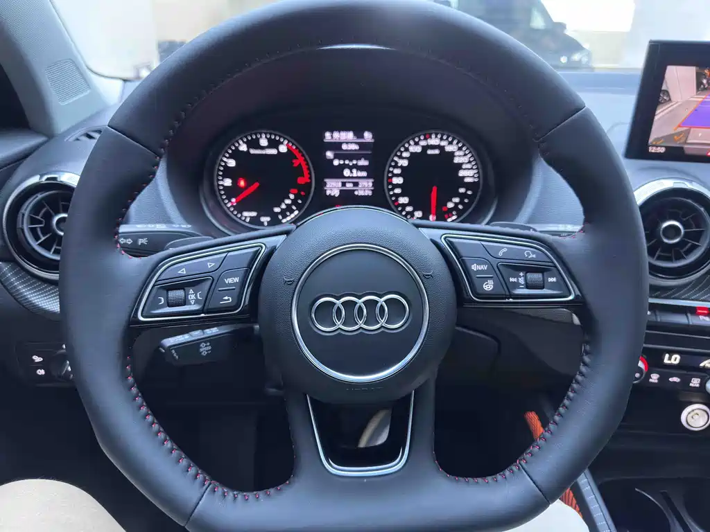 Audi Q2L — миниатюра 12