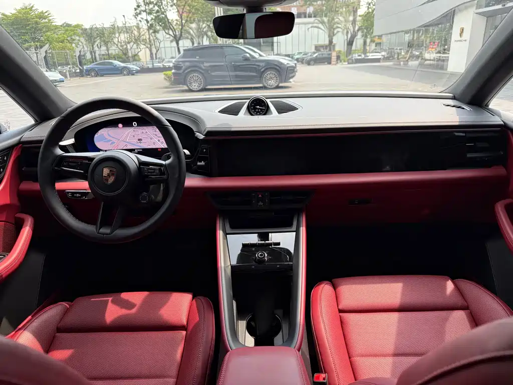 Porsche Macan EV — миниатюра 12