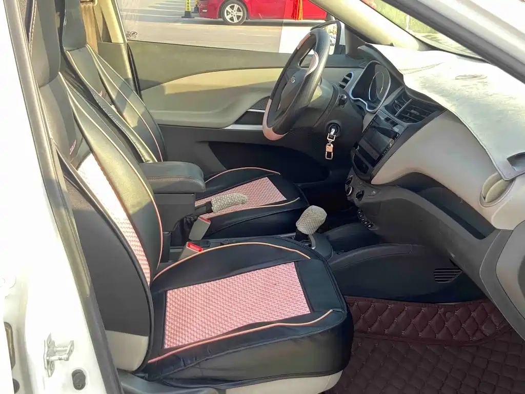 Chevrolet Sail — миниатюра 10