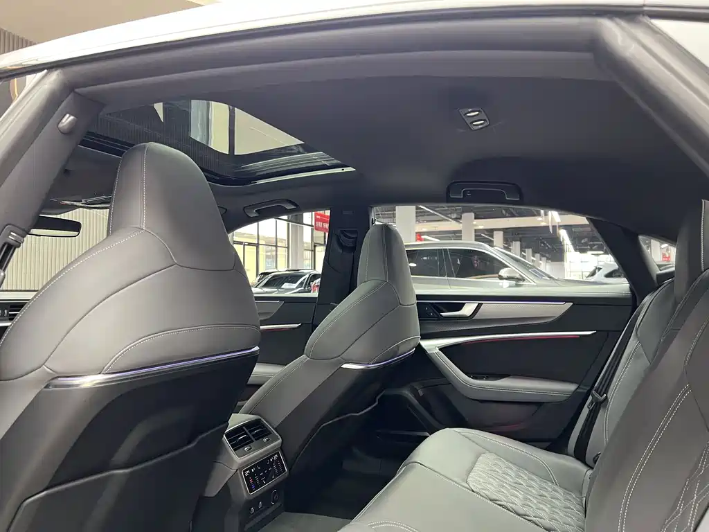 Audi A7L — миниатюра 8