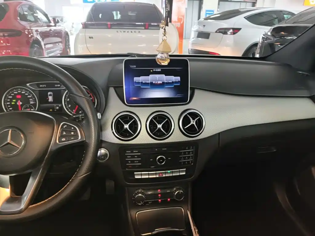 Mercedes-Benz B-Class — миниатюра 13
