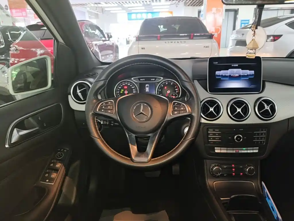 Mercedes-Benz B-Class — миниатюра 11