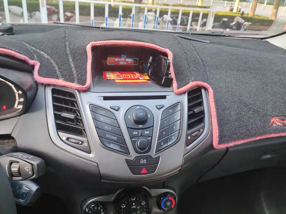 Ford Fiesta — миниатюра 13
