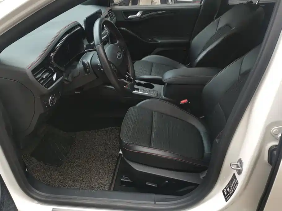 Ford Focus — миниатюра 9