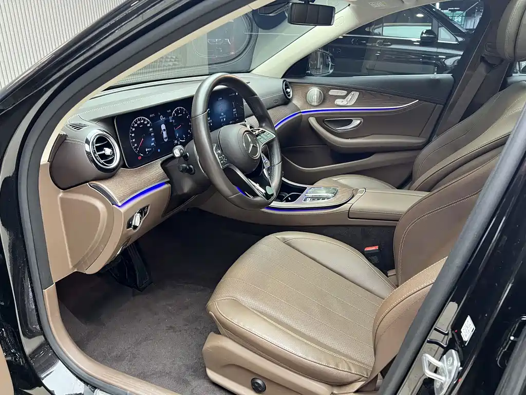 Mercedes-Benz E-Class — миниатюра 15