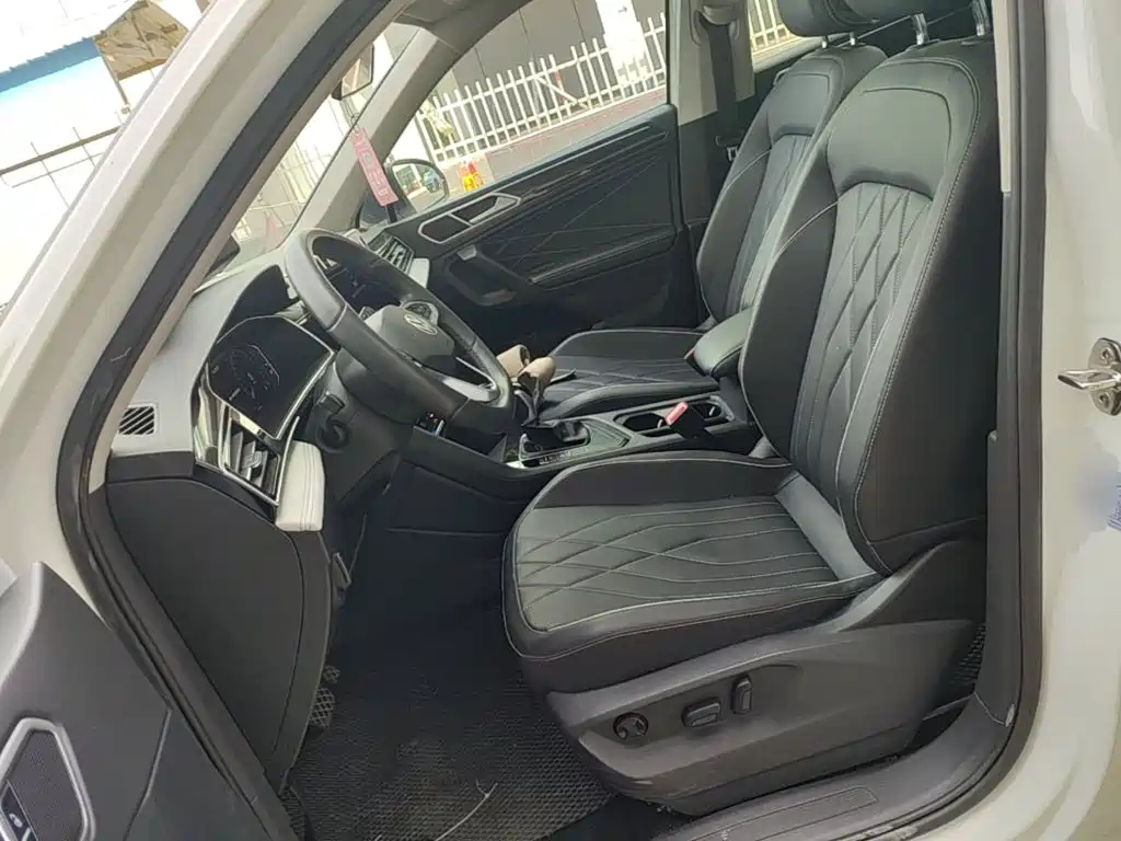 Volkswagen Tiguan L — миниатюра 15