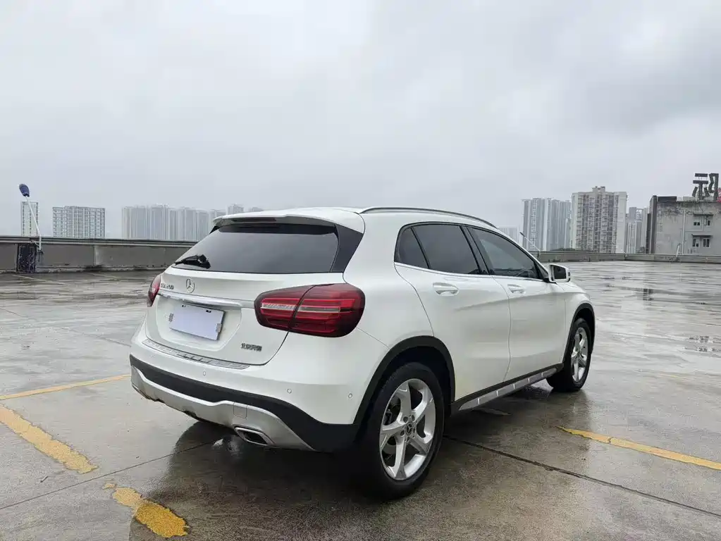 Mercedes-Benz GLA — миниатюра 16