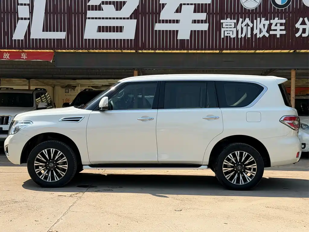 Nissan Patrol — миниатюра 4