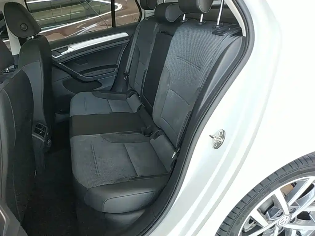 Volkswagen Golf — миниатюра 17