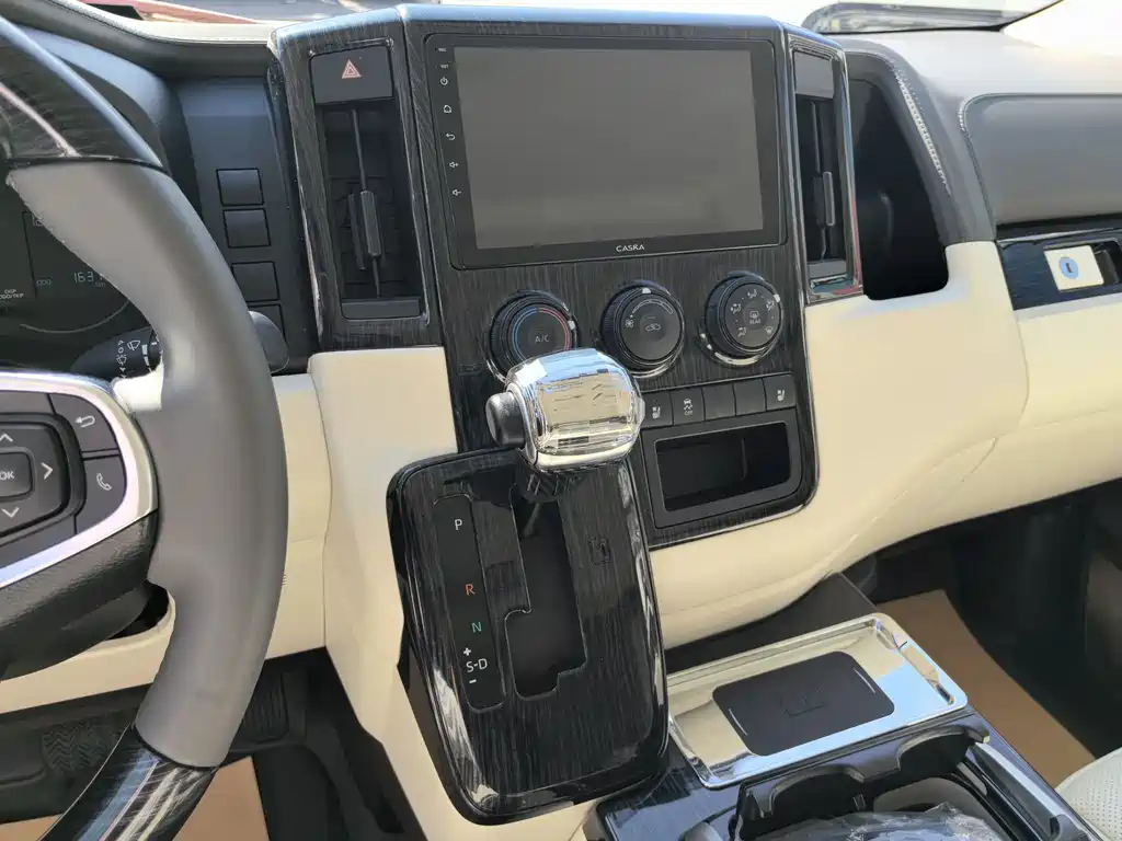 Toyota Hiace — миниатюра 15