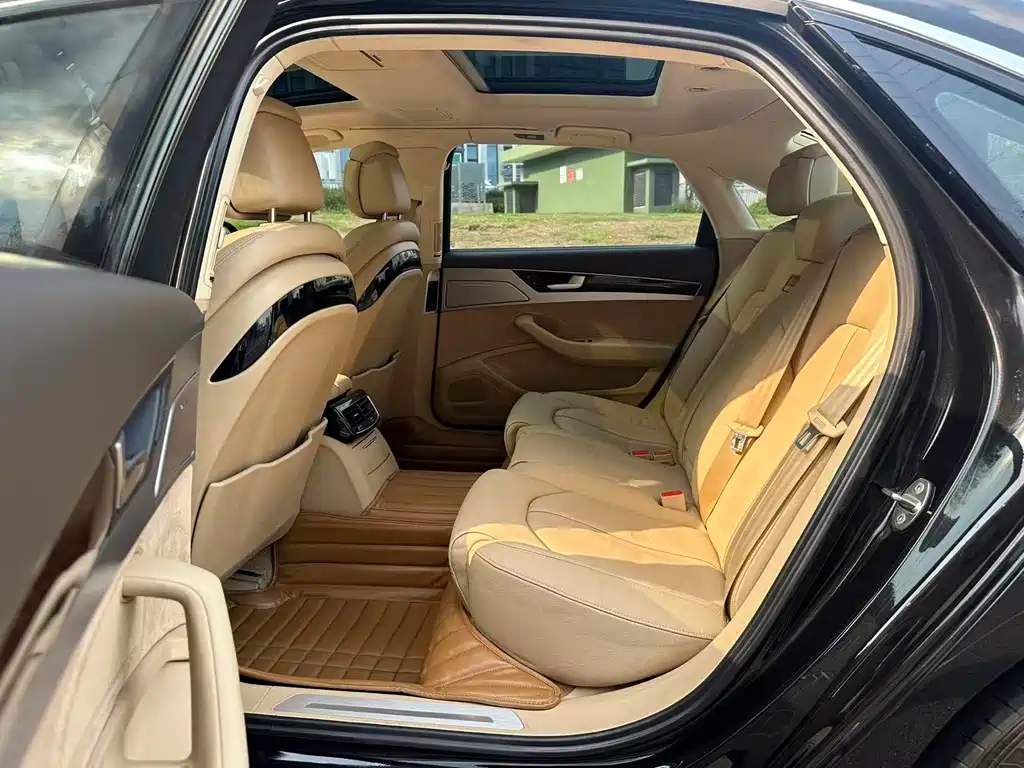 Audi A8 — миниатюра 11