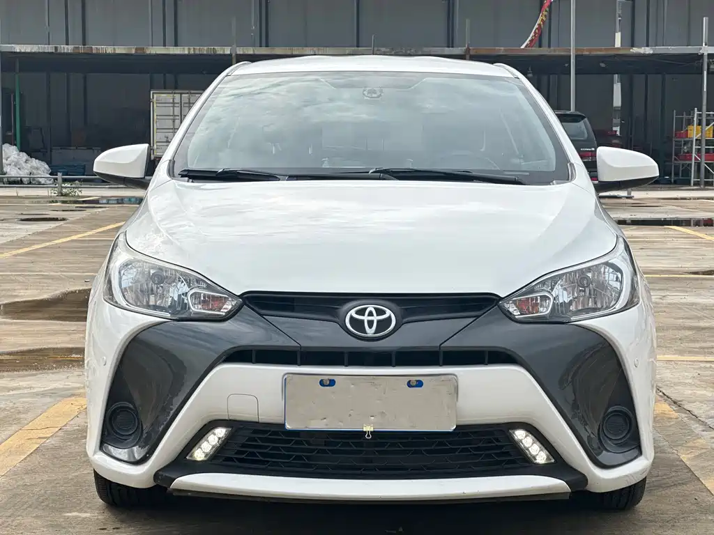 Toyota Yaris L — миниатюра 2
