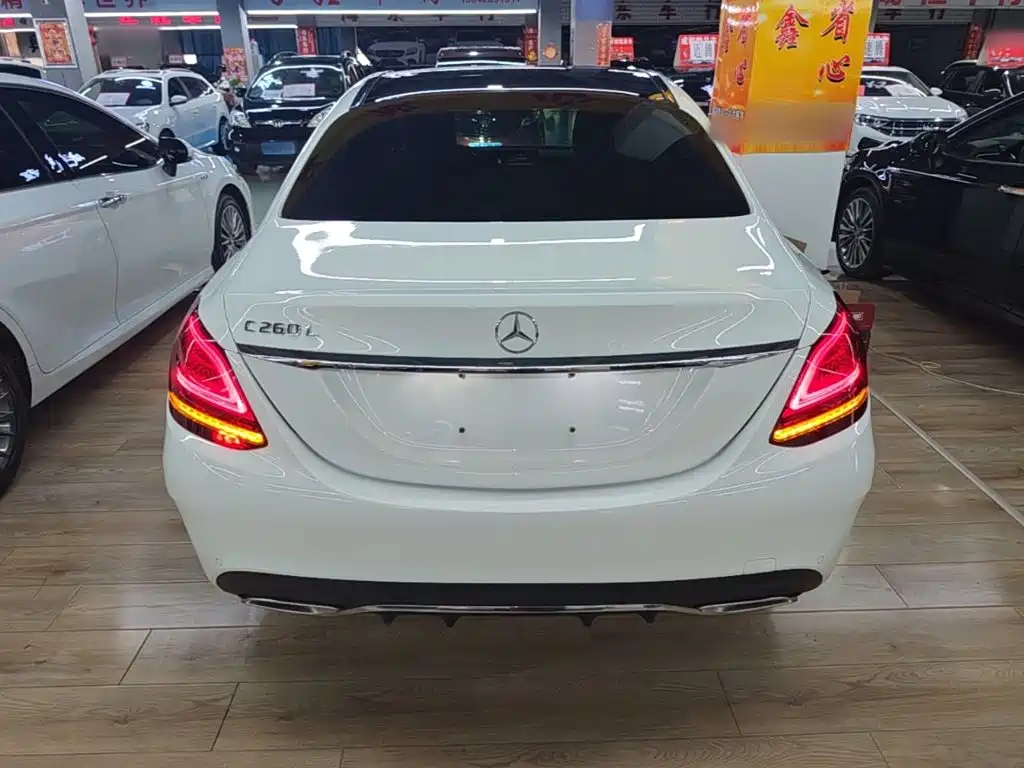 Mercedes-Benz C-Class — миниатюра 6