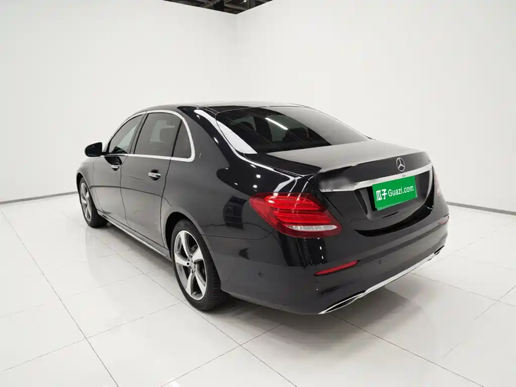 Mercedes-Benz E-Class — миниатюра 4