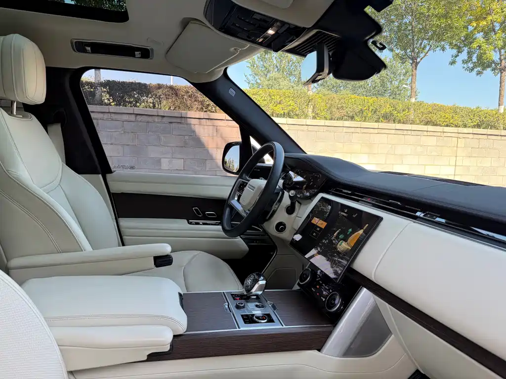 Land Rover Range Rover — миниатюра 9