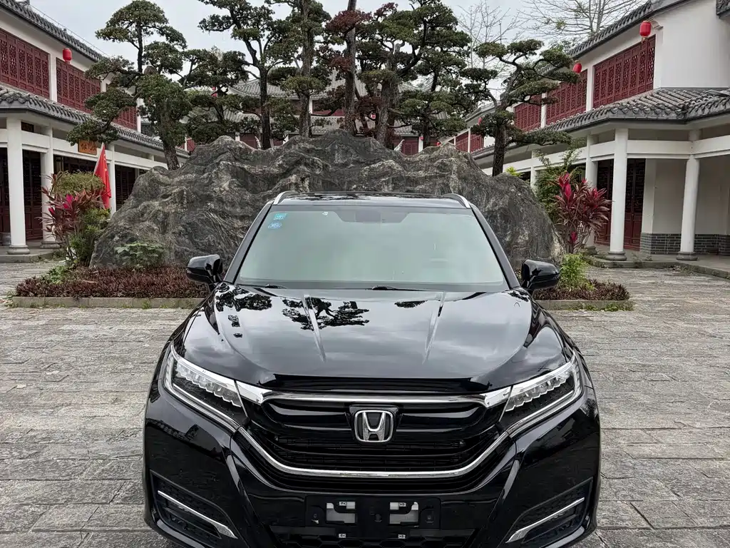 HONDA UR V