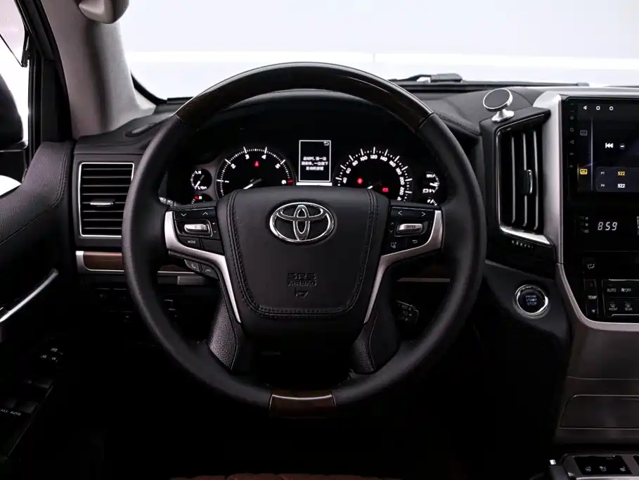 Toyota Land Cruiser — миниатюра 7