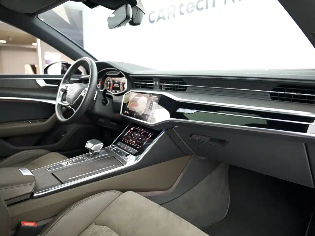Audi A7L — миниатюра 6