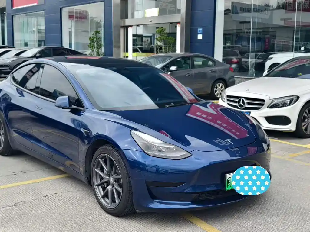Tesla Model 3 — миниатюра 2