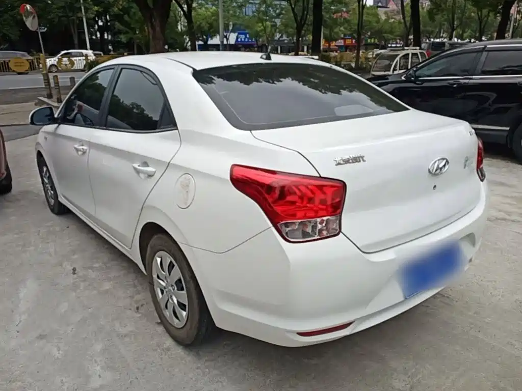 Hyundai Verna — миниатюра 5