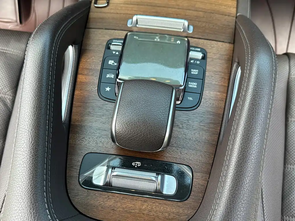 Mercedes-Benz GLS — миниатюра 22