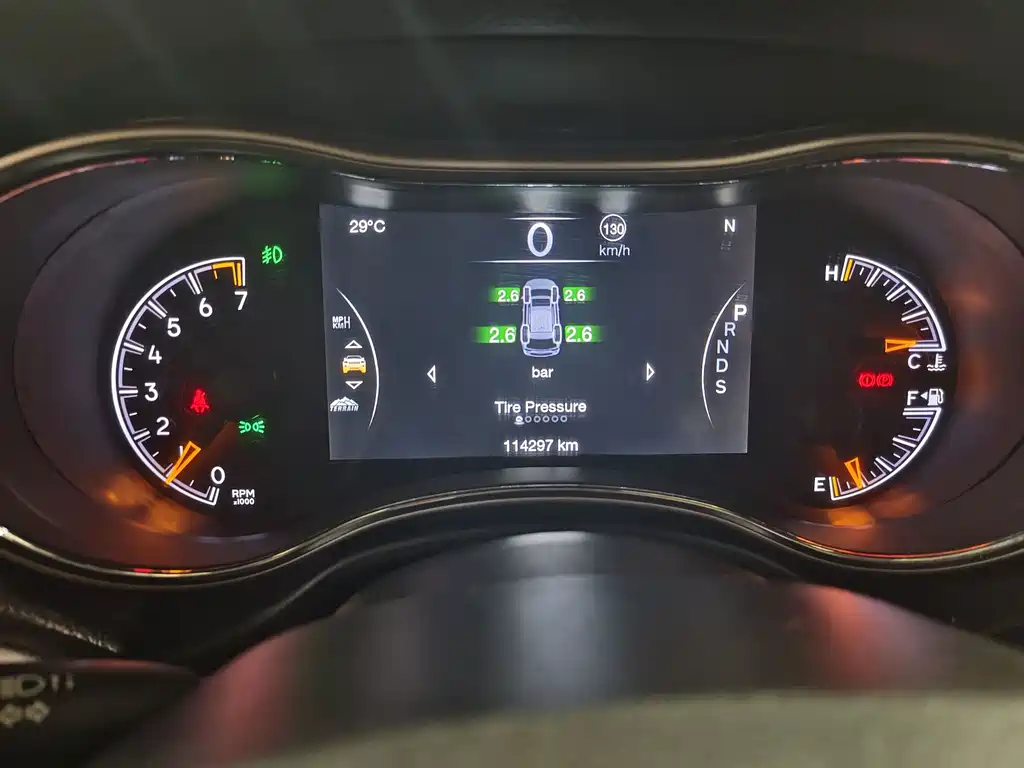 Jeep Grand Cherokee (Import) — миниатюра 5