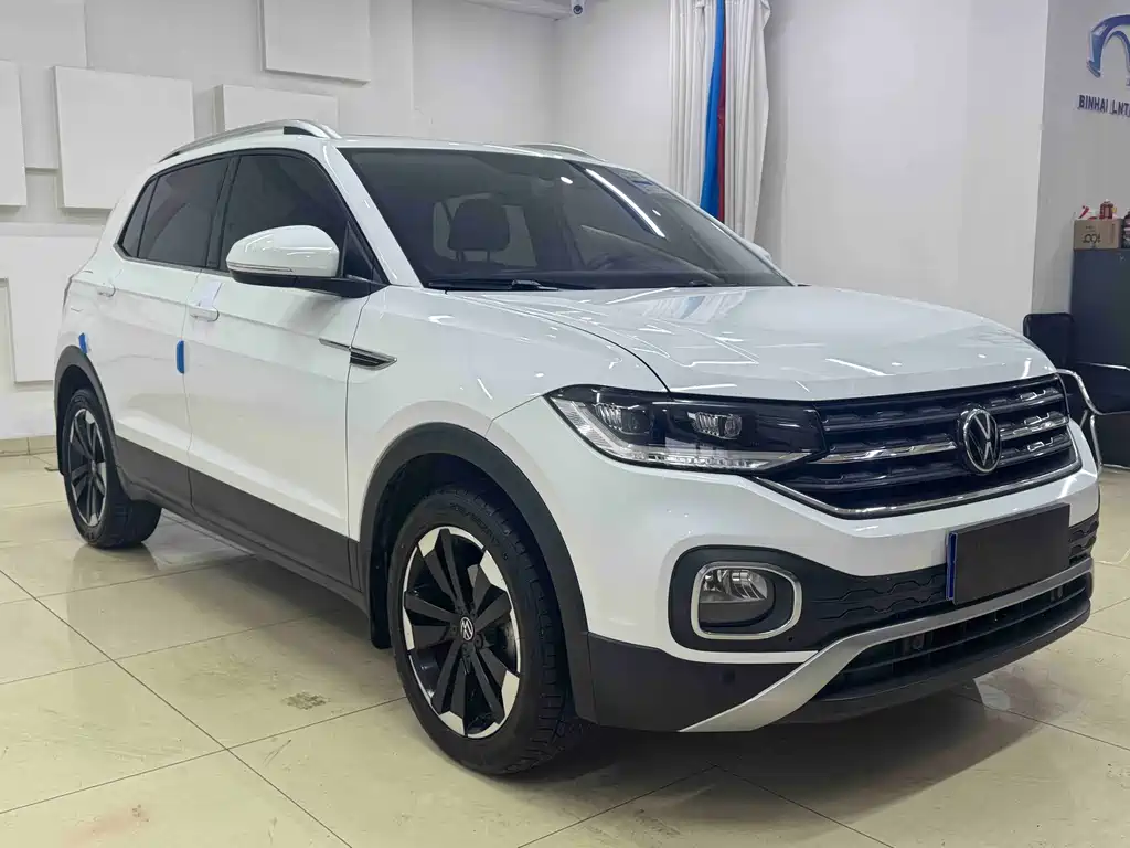 VOLKSWAGEN EXPLORING THE SHADOW