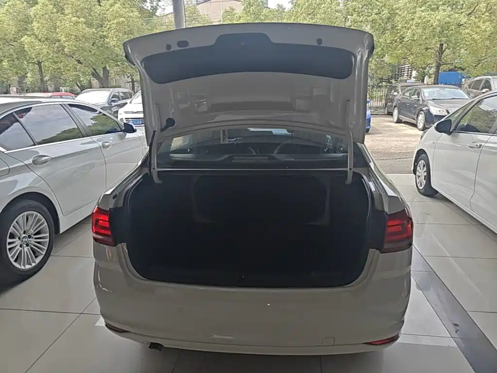 Volkswagen Lavida — миниатюра 19